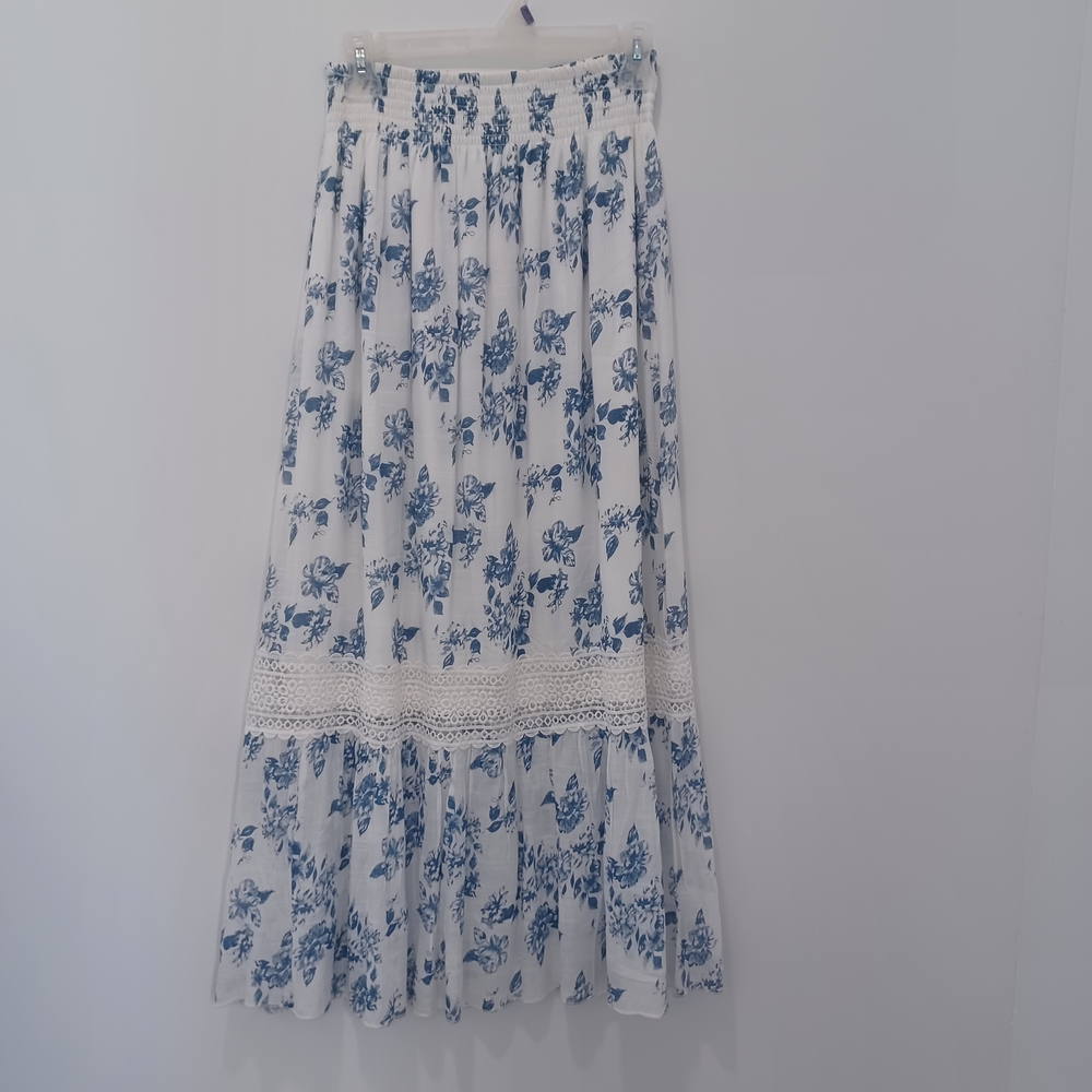 Chic Blue Floral Maxi Skirt